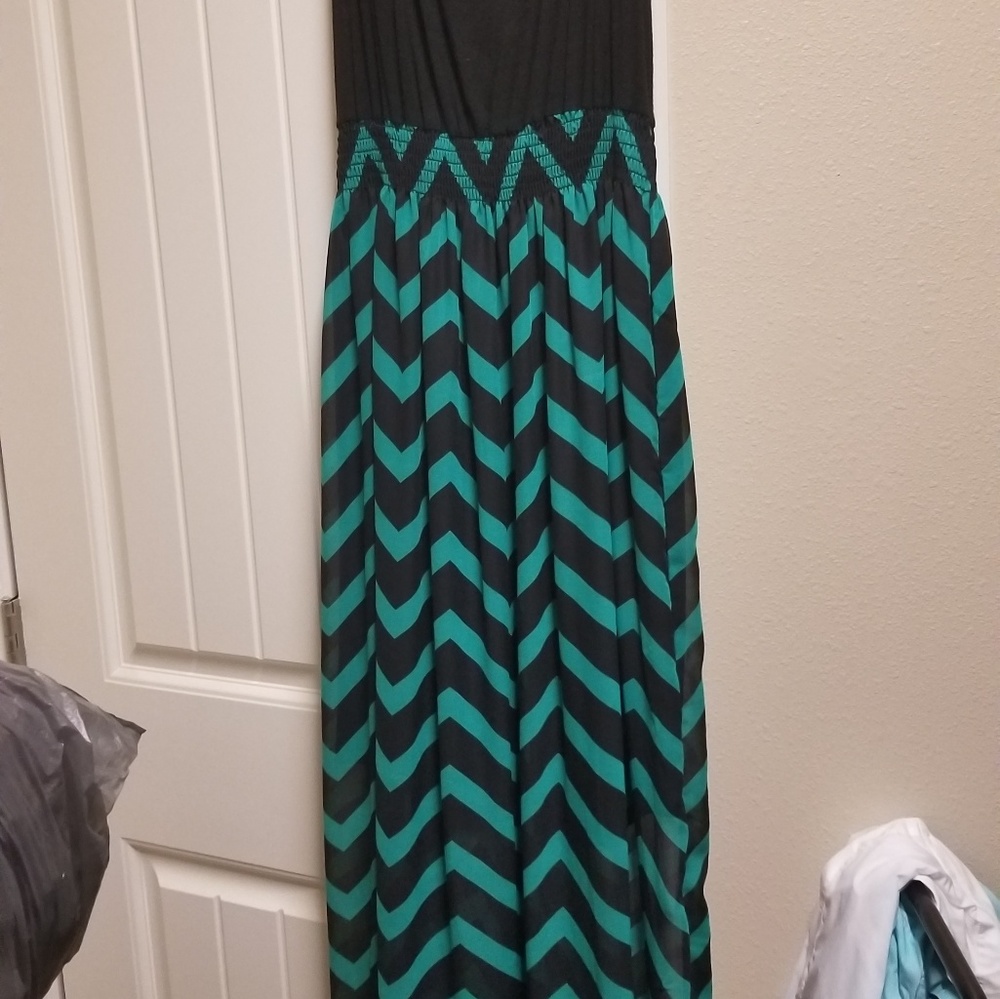 Maxi - Picture 4 of 4